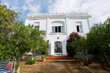 Dehesa con bonita finca cerca de Cáceres con hotel boutique con encanto