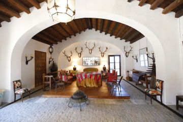 ​​490 has. farm with great house 25' drive from Seville