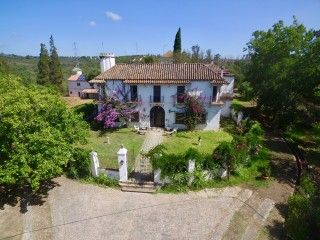 Una casa original del SXIX con mucho encanto y 13 has. de terreno en las afueras de San Roque - Cádiz