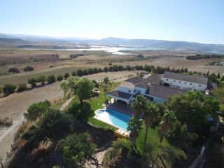 Una finca de 21 has. con buenas instalaciones para caballos con las mejores vistas que se puedan imaginar...