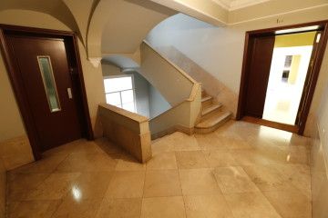apartamento de lujo en la plaza de españa sevilla entrada