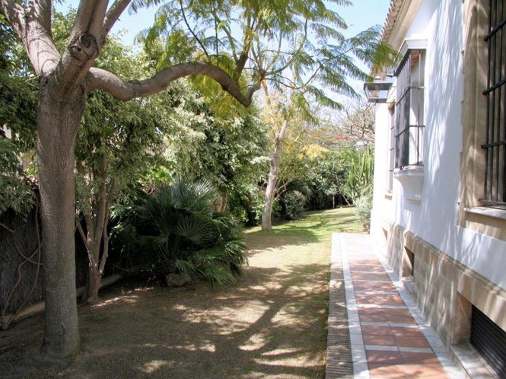 cover_Luxury_property_premium_villa_Vista_Hermosa_El_Puerto_de_Santa_Maria_Sherry_cadiz_Seville_Andalusia_Spain 11