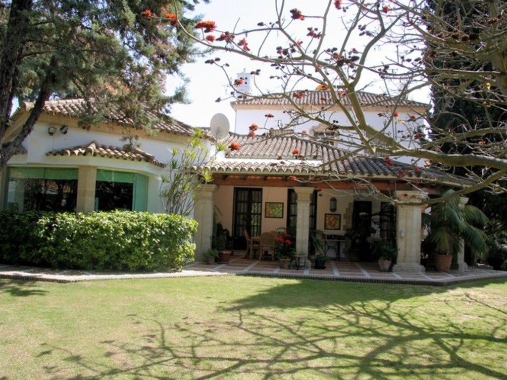 cover_Luxury_property_premium_villa_Vista_Hermosa_El_Puerto_de_Santa_Maria_Sherry_cadiz_Seville_Andalusia_Spain 13