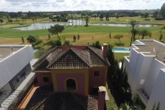 casas de lujo con vistas a un campo de golf en sevilla